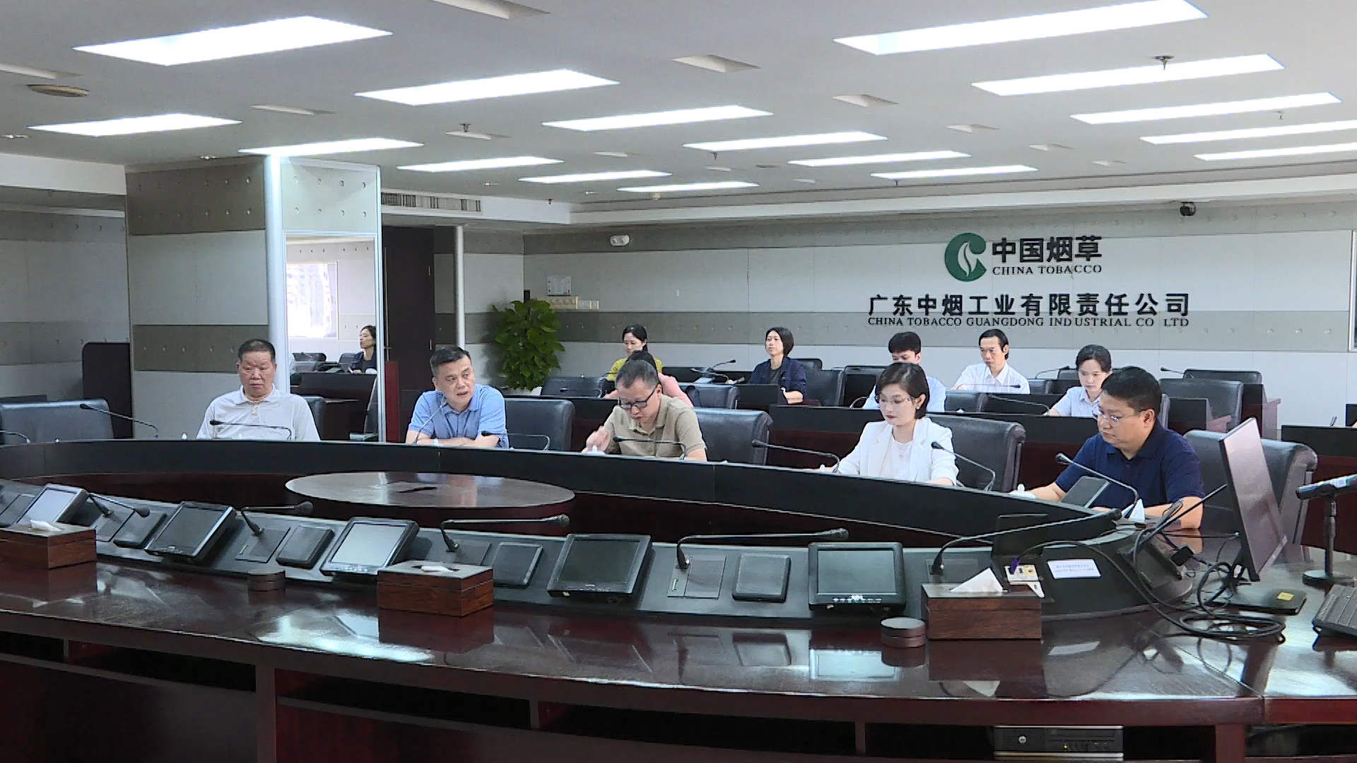 双赢彩票
召开“五经普”课题研究项目成果汇报会